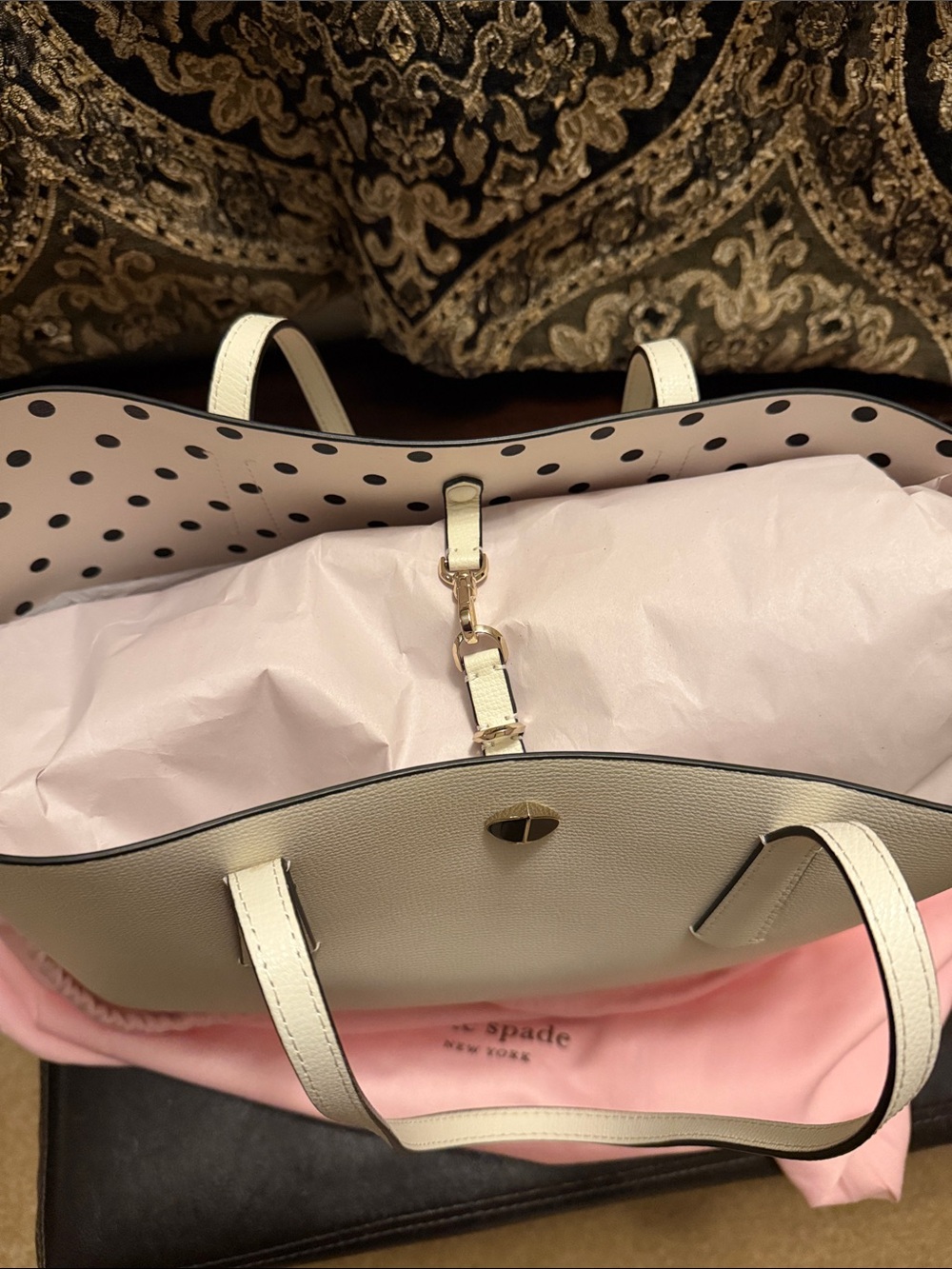 kate spade cream leather tote with gold spade emblem - Picture 2 of 6